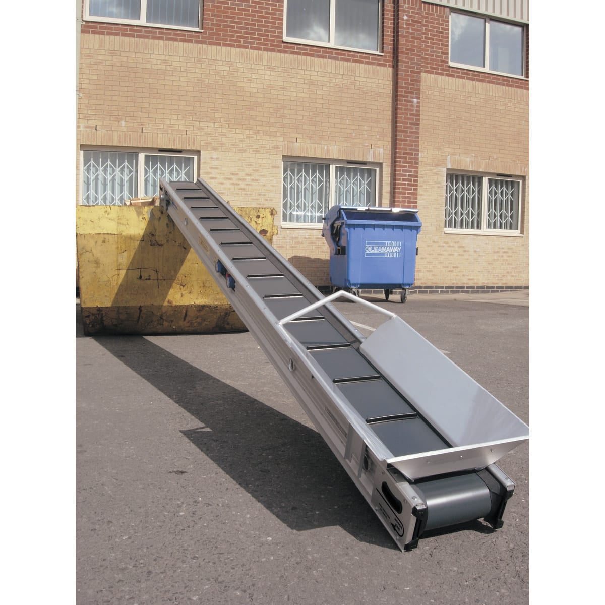 Portable dirt outlet conveyors