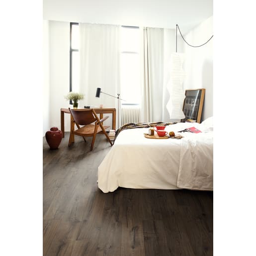 Quick-Step Impressive Classic Oak Brown 8mm Laminate Flooring