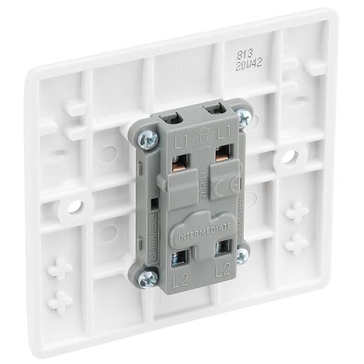 BG 800 Series 20A Intermediate Light Switch White Moulded Round Edge
