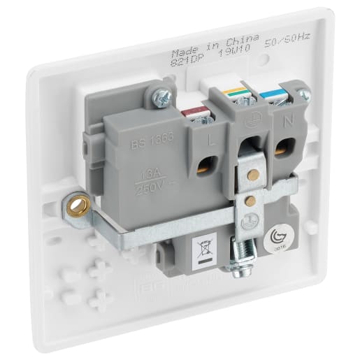 BG Nexus 800 13A Single Switched Socket Round Edge White Moulded