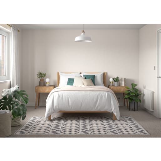 Dulux Trade Vinyl Matt Emulsion Paint 5L Nutmeg White