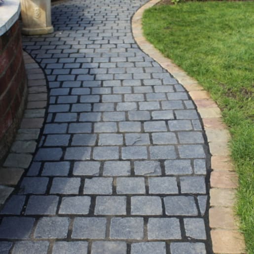 Natural Paving Weathered Cobbles 100 x 200mm 6m² Ebony