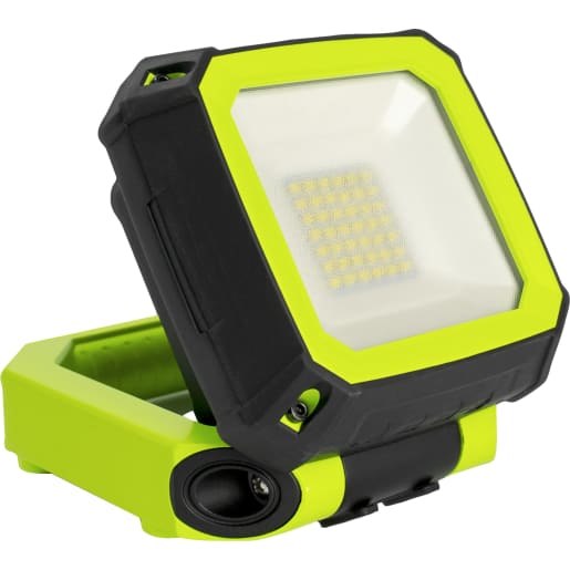 Luceco Compact USB Rechargeable Worklight with Stand and Handle 750lm