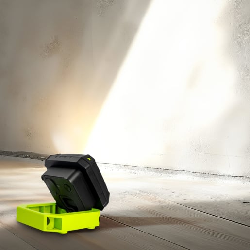 Luceco Compact USB Rechargeable Worklight with Stand and Handle 750lm